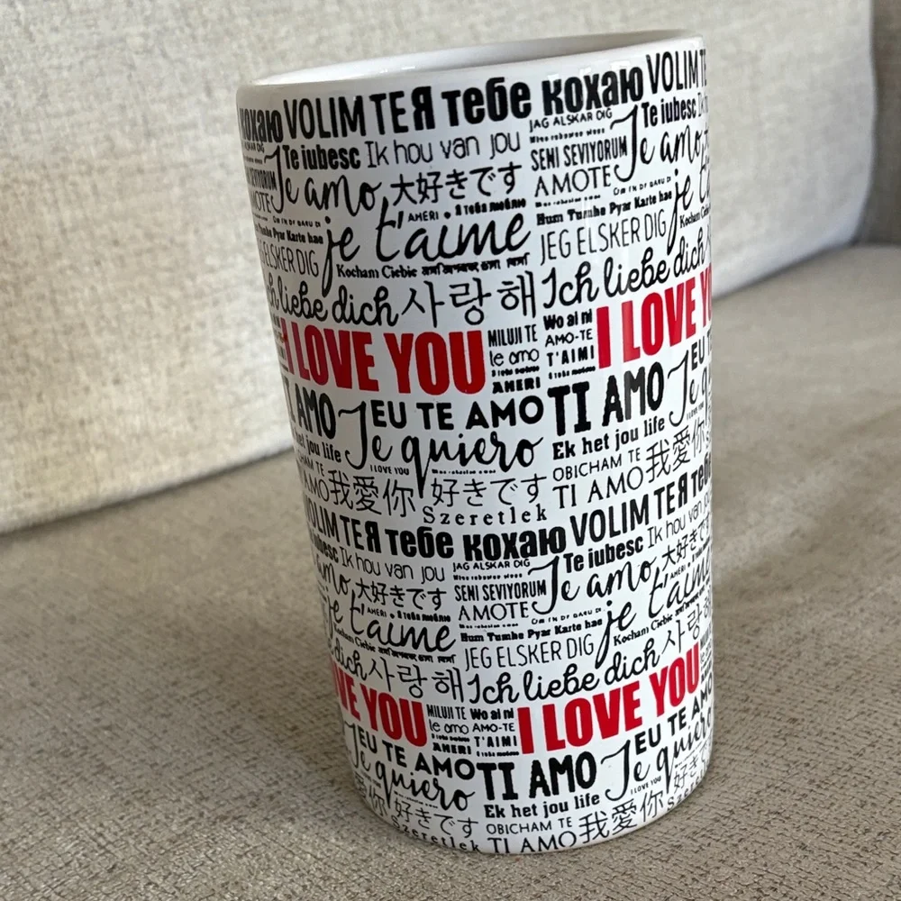 'I Love You' in 40 Languages Multilingual Ceramic Vase Valentine's Day Hearts‎